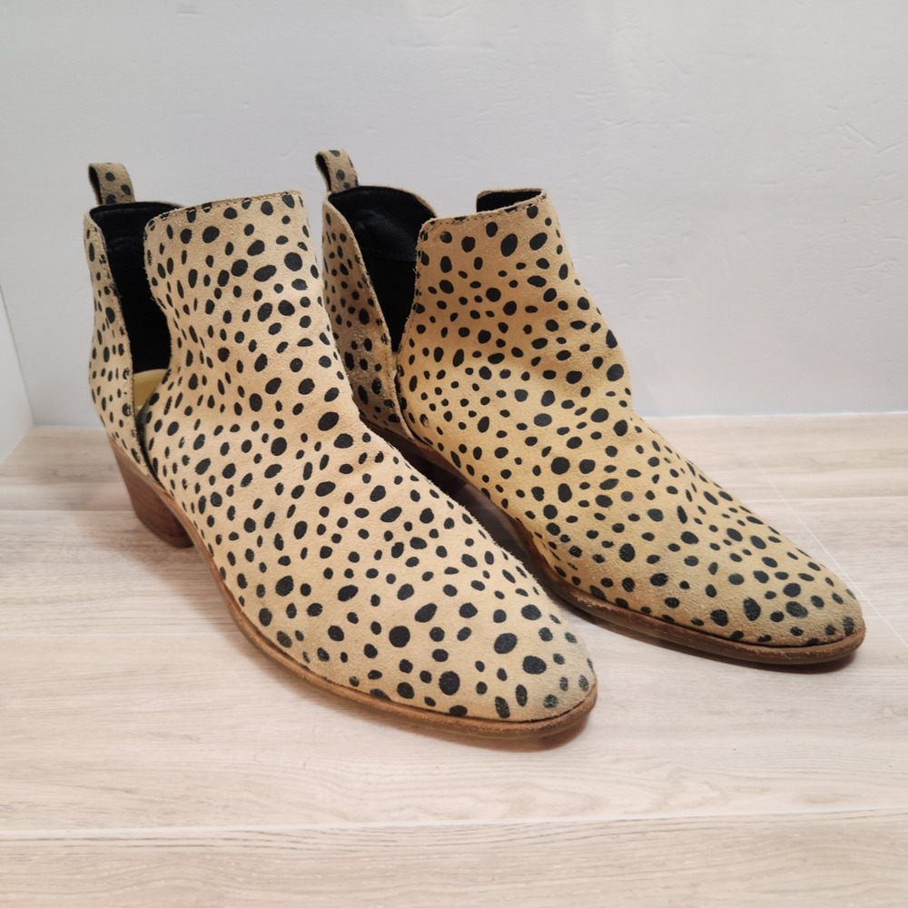 Dolce Vita Kaidie Suede Spotted Ankle Booties Size 9.5 - Picture 2 of 9